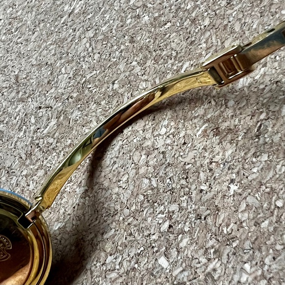 Gucci Vintage Women’s Bangle Watch w/ 11 Interchangeable Bezels & Box - Picture 11 of 15